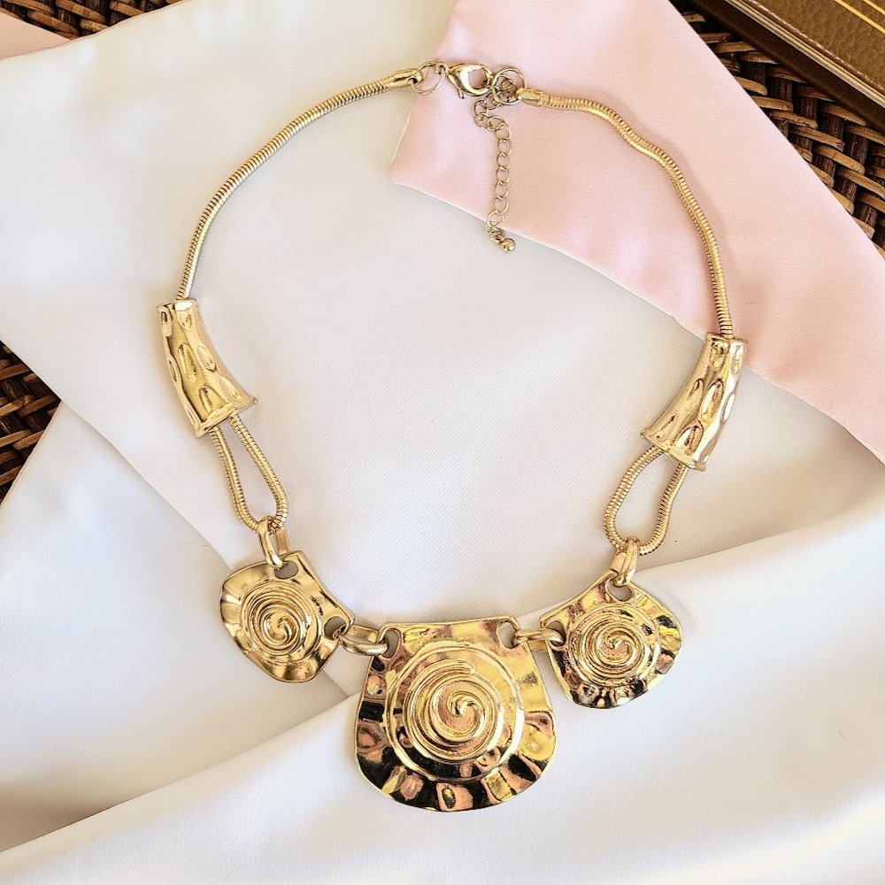 Holiday Bling Hammered Gold Necklace | Nautilus Shell Necklace